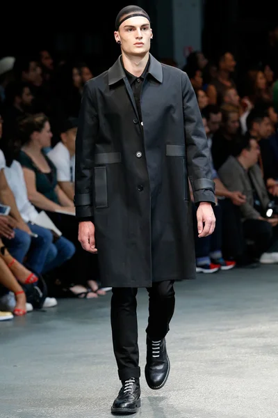 Look 32